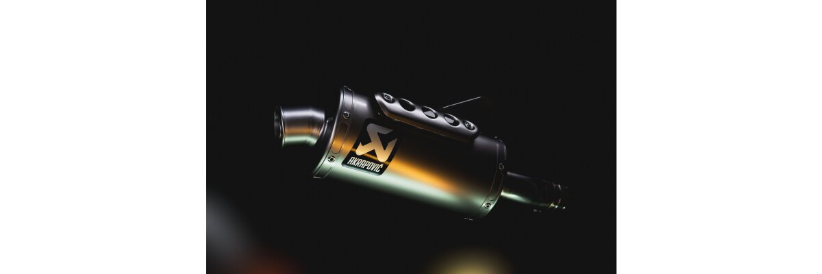 Akrapovic geht neo-retro mit seinem neuesten Auspuff für die Triumph Scrambler 400 X - Akrapovic Slip-On Line (Titanium) für Triumph Scrambler 400 X | Retro Design &amp; Leistungssteigerung